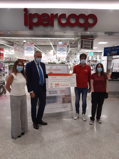 Coronavirus, l'ora donata dai dipendenti Nova Coop a sostegno della Croce Rossa: devoluti 62mila euro Coronavirus, l'ora donata dai dipendenti Nova Coop a sostegno della Croce Rossa: devoluti 62mila euro