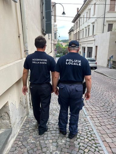 'Furbetti della sosta', Ivrea intensifica i controlli 'Furbetti della sosta', Ivrea intensifica i controlli