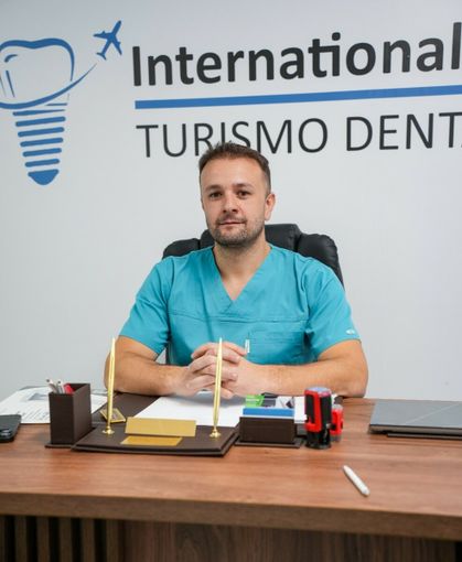 Il coraggio di sorridere oltre confine: l'eccellenza italiana dell'implantologia sbarca in Romania