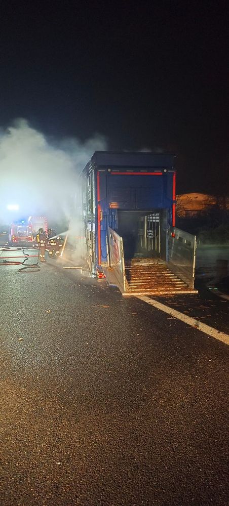 tir in fiamme in autostrada