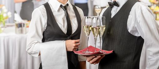 Camerieri che lavorano Camerieri che lavorano