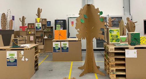 L’arte del riciclo creativo conquista il centro Amazon di Torrazza Piemonte