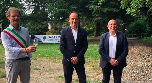 Alberto Cirio con il sindaco di Moncrivello Massimo Pissinis ed il vice sindaco Luca Lisco
