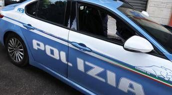 Roma, auto non si ferma a controllo polizia e in fuga provoca incidente: 2 morti e un ferito Roma, auto non si ferma a controllo polizia e in fuga provoca incidente: 2 morti e un ferito