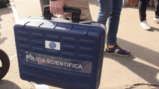 Polizia scientifica in azione