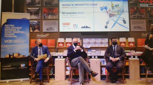 Nova Coop e solidarietà, ritorna la spesa "a marchio" che devolve risorse per la ricerca contro il cancro Nova Coop e solidarietà, ritorna la spesa "a marchio" che devolve risorse per la ricerca contro il cancro