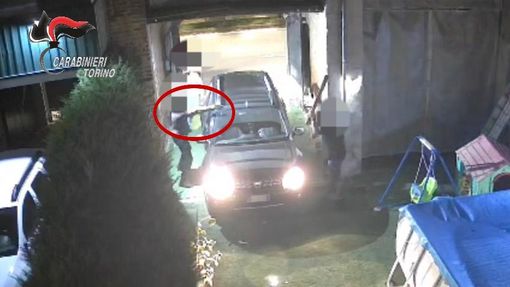 Regolamento di conti a Favria, grave un ferito da colpo di pistola: quattro fermati Regolamento di conti a Favria, grave un ferito da colpo di pistola: quattro fermati