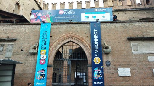 Successo annunciato per il Capodanno della Formazione Digitale, ideato da Search On Media Group. Sold out in presenza per Social Media Strategies e SMConnect: 4.500 i partecipanti giunti a Bologna da tutta Italia. Successo annunciato per il Capodanno della Formazione Digitale, ideato da Search On Media Group. Sold out in presenza per Social Media Strategies e SMConnect: 4.500 i partecipanti giunti a Bologna da tutta Italia.