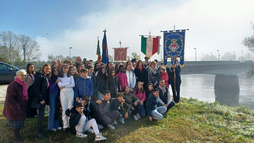 Chivasso ricorda il crollo del ponte sul Po ed esprime solidarietà a Valencia Chivasso ricorda il crollo del ponte sul Po ed esprime solidarietà a Valencia