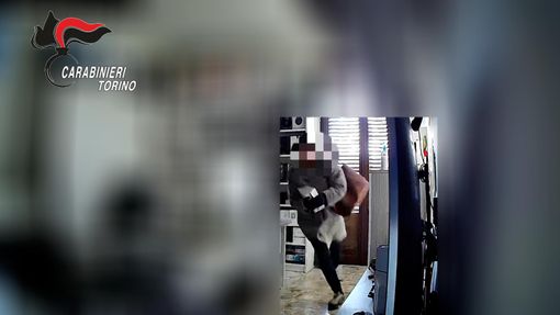 ripresa di un furto in abitazione