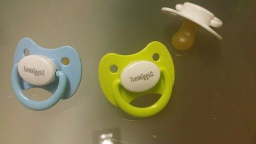 Come da tradizione il 'primo ciuccio' ai nati il 1° gennaio lo regala Torinoggi Come da tradizione il 'primo ciuccio' ai nati il 1° gennaio lo regala Torinoggi