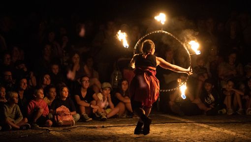 Le danze col fuoco della compagnia Calide a Lunathica a Fiano e Villanova Le danze col fuoco della compagnia Calide a Lunathica a Fiano e Villanova