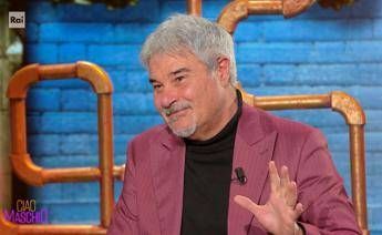 Pino Insegno si commuove a 'Ciao Maschio': "Mamma mi manca ogni giorno"