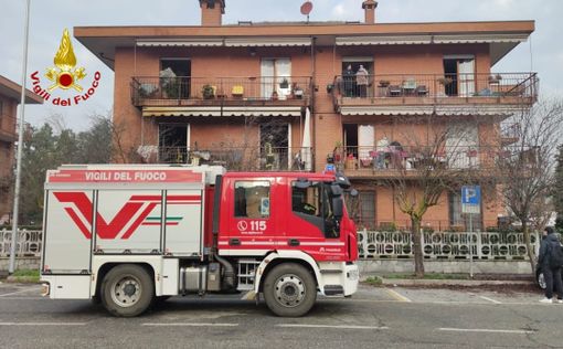 Incendio in un appartamento a San Mauro: due donne intossicate dal fumo