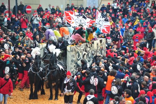 Aperta inchiesta sul Generale del Carnevale di Ivrea, la Fondazione ne decide l'immediata sostituzione Aperta inchiesta sul Generale del Carnevale di Ivrea, la Fondazione ne decide l'immediata sostituzione