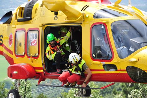Tragico incidente sulla Torino-Aosta a Volpiano: un uomo deceduto, tre feriti gravi