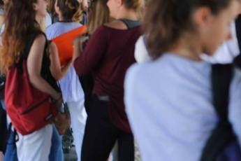 Educazione sessuale, cade divieto per le medie: ma servirà il consenso dei genitori Educazione sessuale, cade divieto per le medie: ma servirà il consenso dei genitori