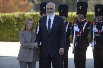 Migranti, Meloni: "Protocollo Albania funzionerà con nuovo patto asilo" Migranti, Meloni: "Protocollo Albania funzionerà con nuovo patto asilo"