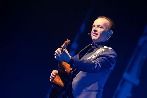 Domani sera a Venaria Reale Dodi Battaglia in tour Domani sera a Venaria Reale Dodi Battaglia in tour