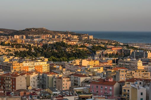 Esplora la Sardegna con un noleggio auto dall'aeroporto di Cagliari Esplora la Sardegna con un noleggio auto dall'aeroporto di Cagliari
