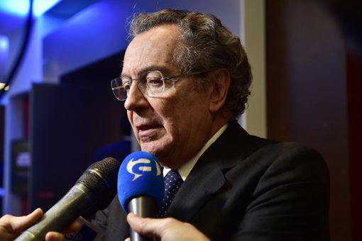 Intesa Sanpaolo mette un milione di euro per sostenere la ricerca anti Covid-19 Intesa Sanpaolo mette un milione di euro per sostenere la ricerca anti Covid-19