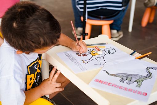 Con DINOSAURS EXPERIENCE a JollyLAND vivi un'estate di animazioni e divertimento giurassico per tutta la famiglia a Vinovo