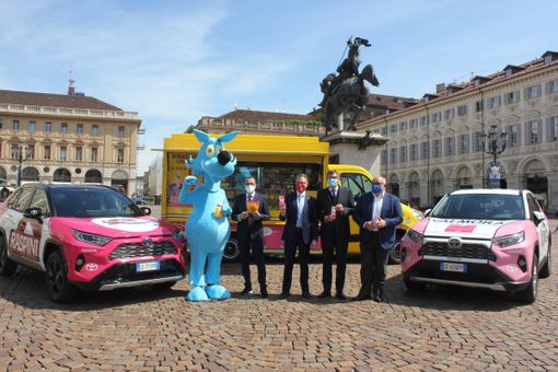 Il Giro d'Italia parte da Torino, Cirio: “Che sia una festa sicura, senza assembramenti” (FOTO e VIDEO) Il Giro d'Italia parte da Torino, Cirio: “Che sia una festa sicura, senza assembramenti” (FOTO e VIDEO)