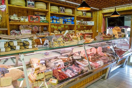 Fase 2 dei negozi: "Ripartenza promettente, tra clienti che tornano e tante prenotazioni" Fase 2 dei negozi: "Ripartenza promettente, tra clienti che tornano e tante prenotazioni"