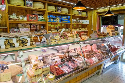 Aperti per Coronavirus: ecco l'esercito di lavoratori che resta in trincea per garantire cibo e medicine