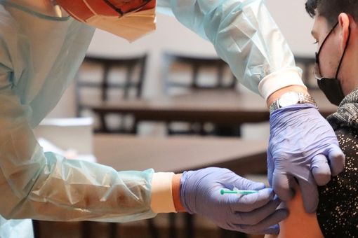 Vaccino somministrato a un bambino Vaccino somministrato a un bambino
