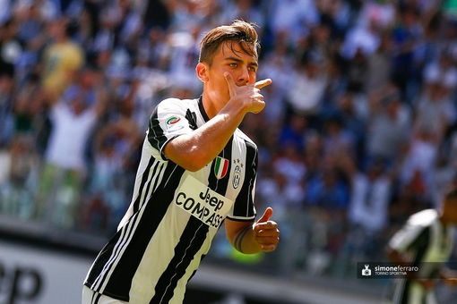 Juve, Dybala scende in campo contro il razzismo: &quot;Se serve, bisogna anche interrompere le partite&quot;