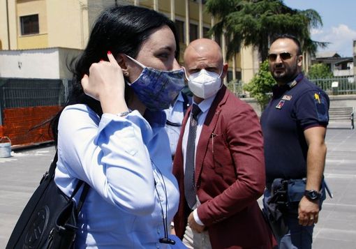 La ministra Azzolina assicura: &quot;Le scuole uno dei luoghi più sicuri, bisogna evitare gli assembramenti fuori&quot;