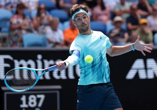 Musetti avanti a Melbourne, sarà derby con Sonego. Out Cocciaretto