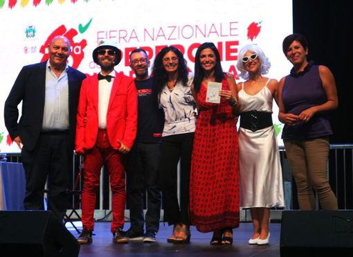 Grande successo per l'anteprima nazionale dello spettacolo di teatro scientifico "Confessione di una vitamina", ideato da Renata Cantamessa Grande successo per l'anteprima nazionale dello spettacolo di teatro scientifico "Confessione di una vitamina", ideato da Renata Cantamessa