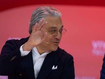 Renault, ceo Luca de Meo si dimette per "nuove sfide fuori dall'auto" Renault, ceo Luca de Meo si dimette per "nuove sfide fuori dall'auto"