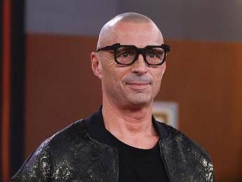 Spiava Alex Britti in casa, condannata l’ex compagna Spiava Alex Britti in casa, condannata l’ex compagna