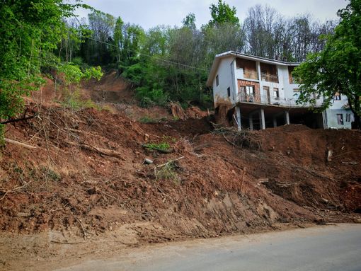 Una della case evacuate in una frazione di Castellamonte