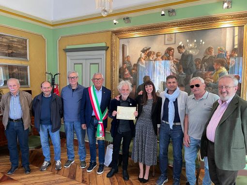 Chivasso conferisce a Mariano Deidda l’Attestato di Merito Artistico e Culturale Chivasso conferisce a Mariano Deidda l’Attestato di Merito Artistico e Culturale