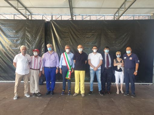 Chivasso premia gli eroi del Covid nel cortile del Municipio Chivasso premia gli eroi del Covid nel cortile del Municipio