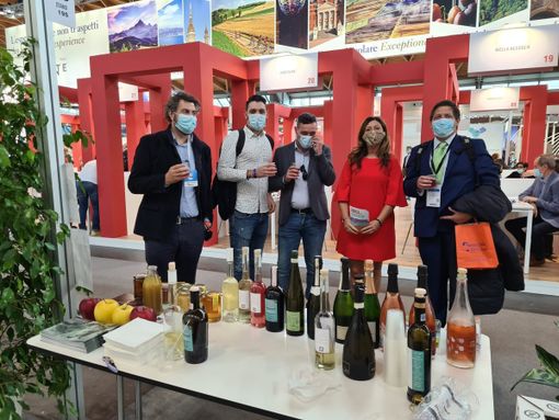 Un momento della fiera Un momento della fiera