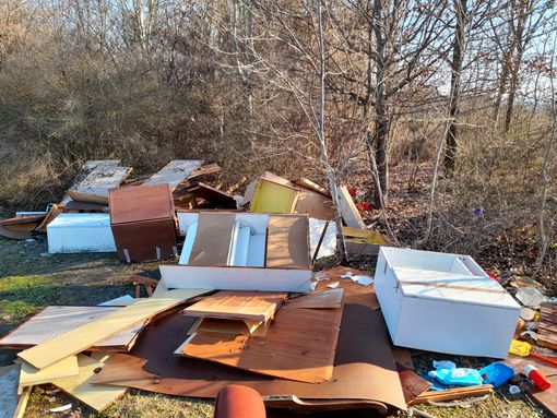 Rifiuti abbandonati a Brandizzo, Alternativa civica chiede le fototrappole