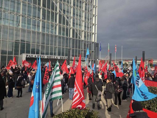 La voce di Konecta arriva ai piedi del grattacielo della Regione