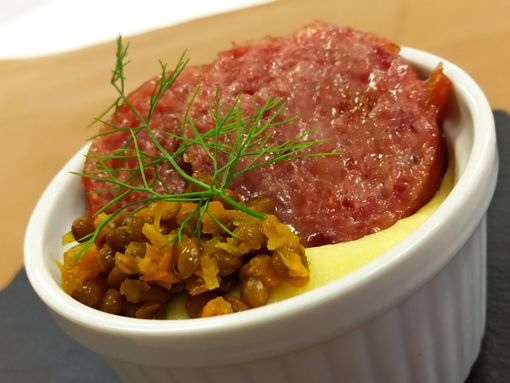 Cotechino, lenticchie e purea di patate