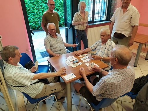 Via libera in Piemonte a quotidiani e giornali negli esercizi pubblici e al gioco a carte Via libera in Piemonte a quotidiani e giornali negli esercizi pubblici e al gioco a carte