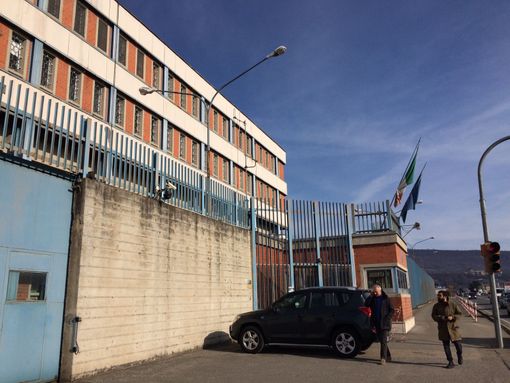 Raccolta fondi dei poliziotti del carcere per l'ospedale di Ivrea