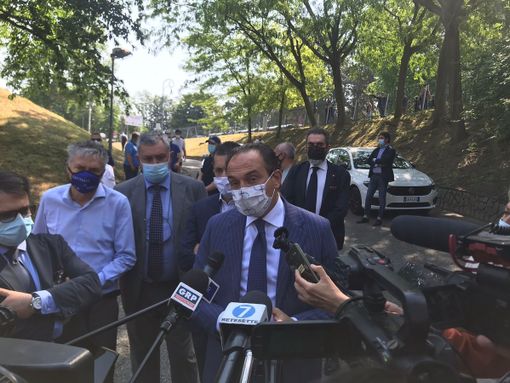 Alberto Cirio all'hub vaccinale del Valentino Alberto Cirio all'hub vaccinale del Valentino