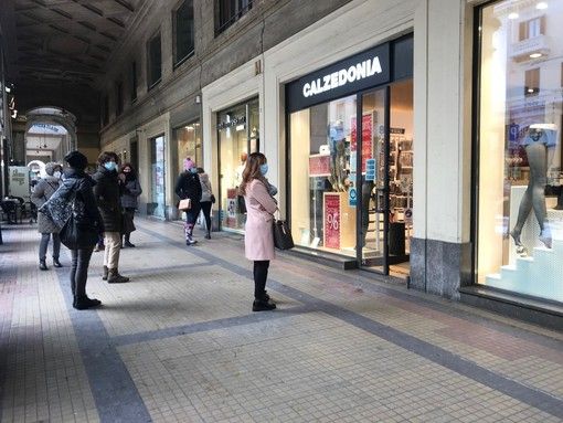 Da lunedì il Piemonte torna in zona gialla, Brusaferro: "Cautela, valori RT in aumento". Cirio: "Non abbassiamo la guardia" Da lunedì il Piemonte torna in zona gialla, Brusaferro: "Cautela, valori RT in aumento". Cirio: "Non abbassiamo la guardia"