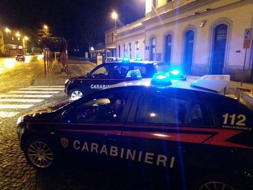 Incendio in un'abitazione a Lanzo, 70enne salvato da Carabinieri fuori servizio
