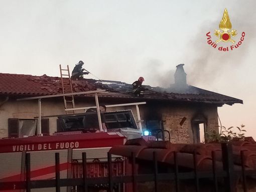 Abitazione a fuoco a Verrua Savoia: intervento dei vigili del fuoco