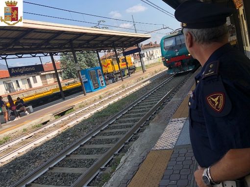 Minor distanziamento su treni e bus extra-urbani, la Regione: "Se non interverrà il Governo, ci sarà un'ordinanza regionale" Minor distanziamento su treni e bus extra-urbani, la Regione: "Se non interverrà il Governo, ci sarà un'ordinanza regionale"